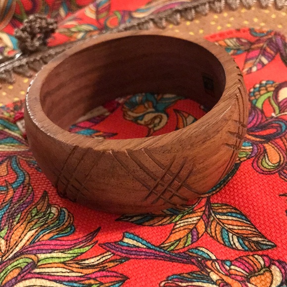 Jewelry - NEW~ Wood Hand Carved Bangle Bracelet